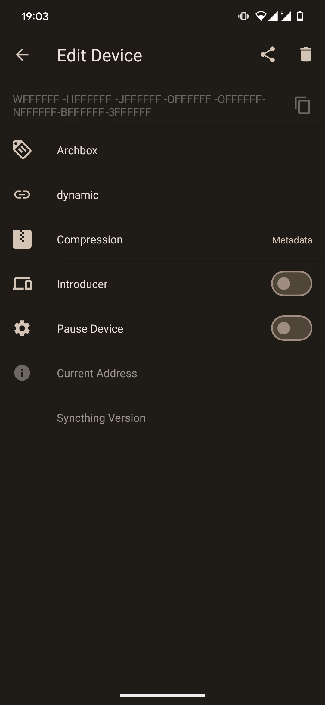 Figure 4: Add device on syncthing android by scanning the host QR code.